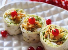 APERITIVOS DE AGUACATE, QUESO FETA Y MANGO