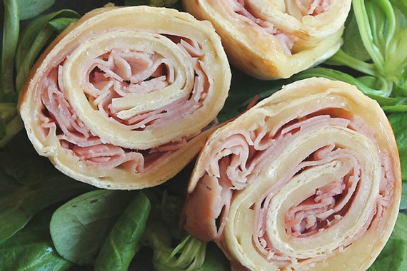 ROLLITOS DE JAMON Y QUESO